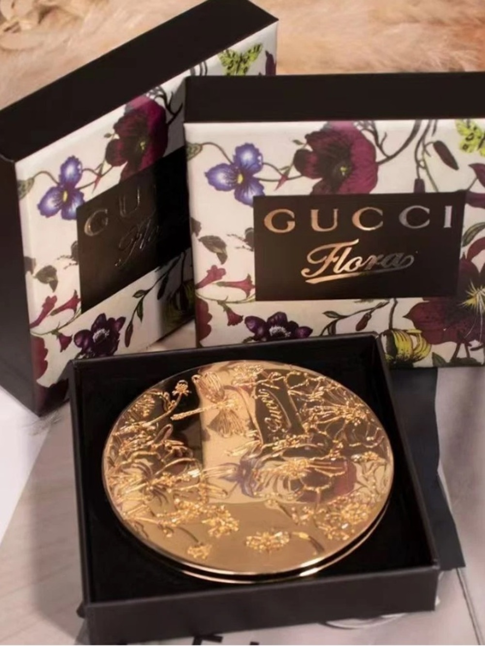 New Gucci Gold Floral Embossed Compact Mirror Box Included Collectible